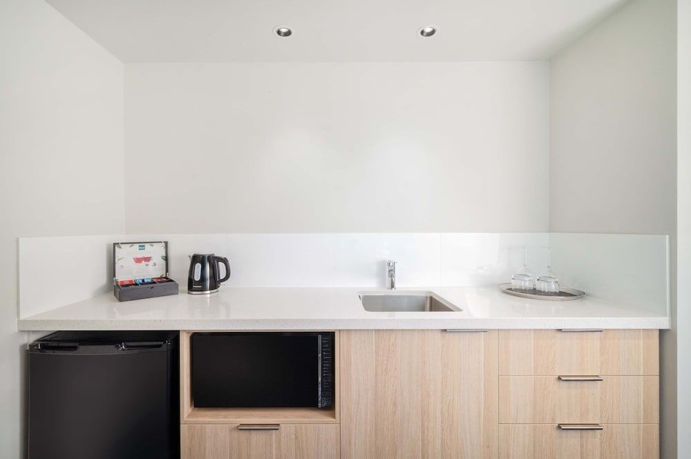 The Sebel Twin Towns Coolangatta Room, 1 Queen Bed 5