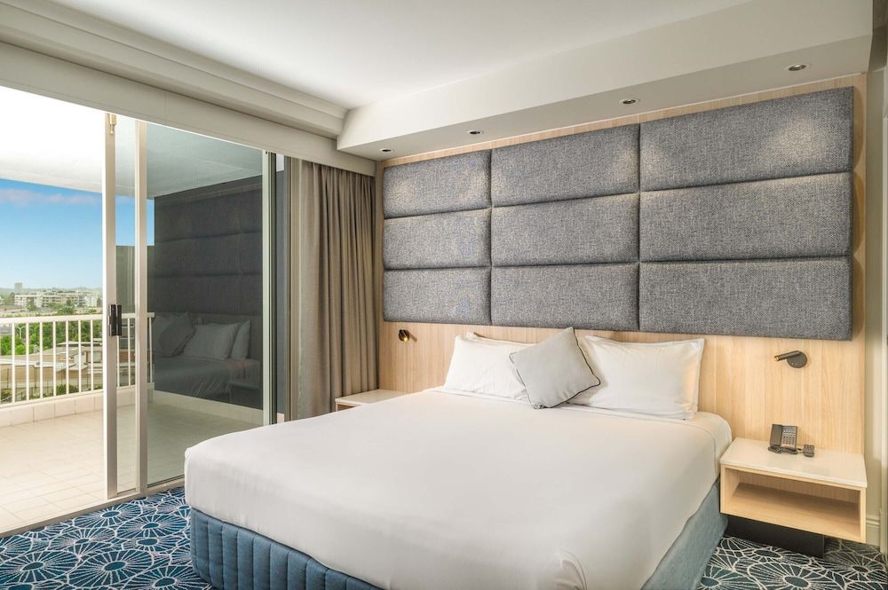 The Sebel Twin Towns Coolangatta Deluxe King Suite 3
