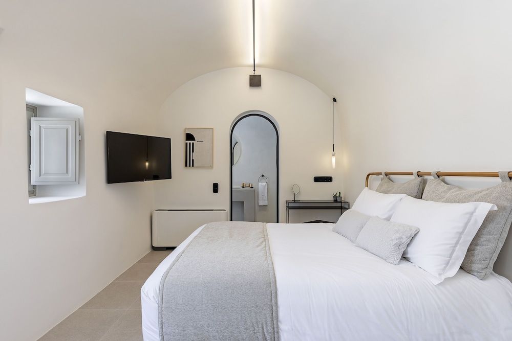 undefined Utopia Suites Santorini 3