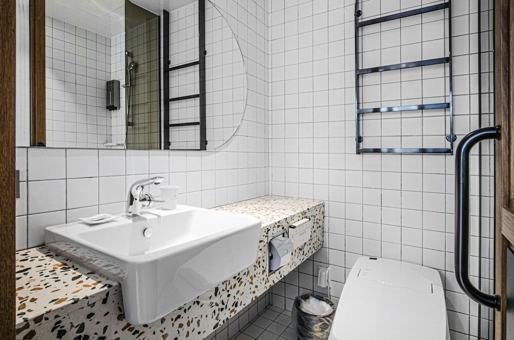 Hotel The Castle 2 Deluxe Double Room (No Parking) 6