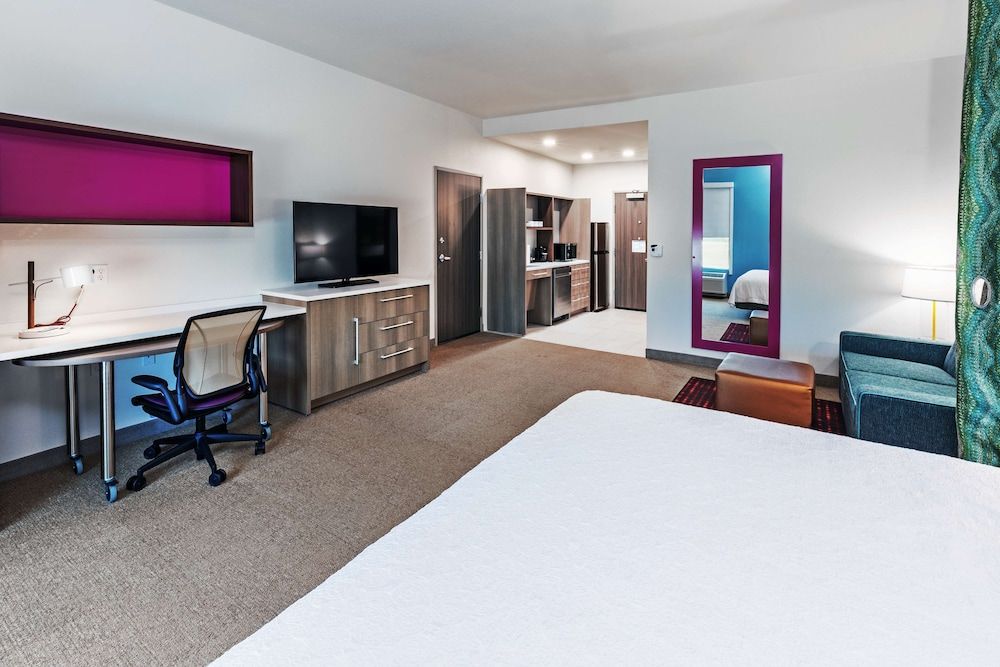 Studio Suite, 1 King Bed, Accessible, Bathtub
