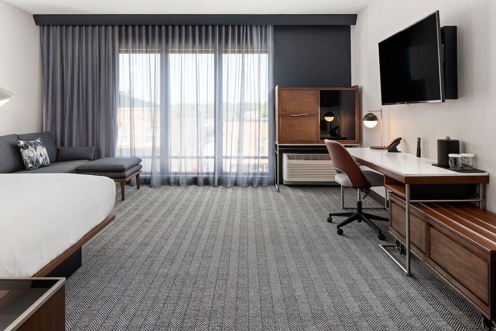 Deluxe Room, 1 King Bed with Sofa bed, Non Smoking