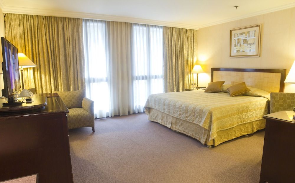 undefined Herald Suites Solana 4