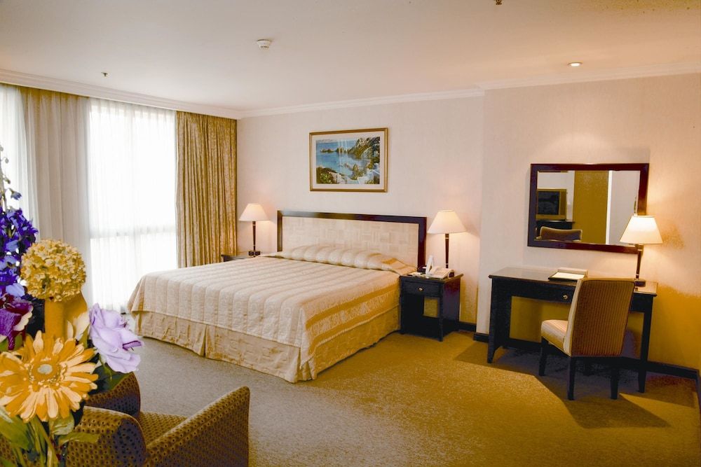 undefined Herald Suites Solana 2