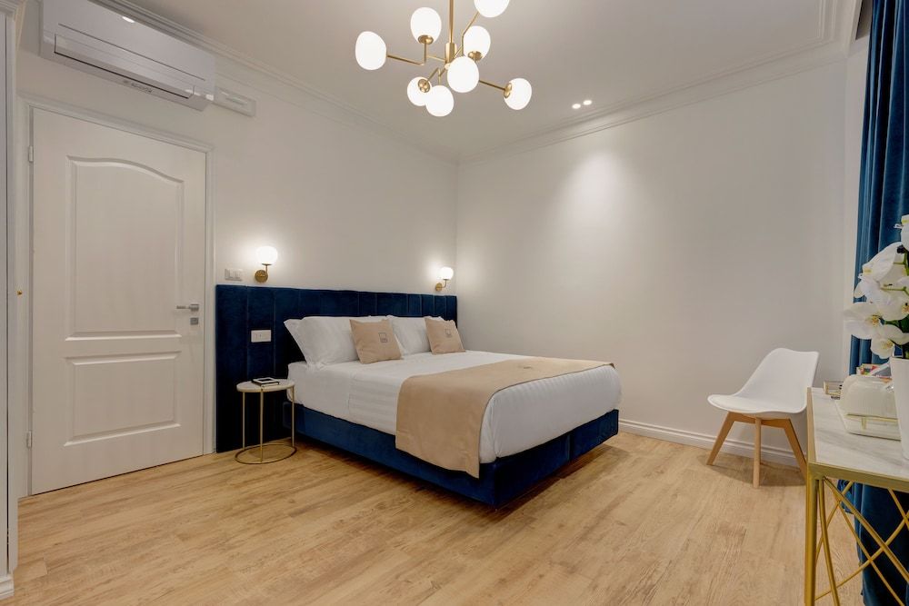 undefined SM Vatican Relais 5