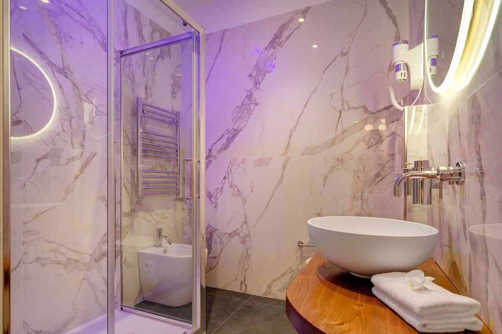 SM Vatican Relais Deluxe Double or Twin Room 3