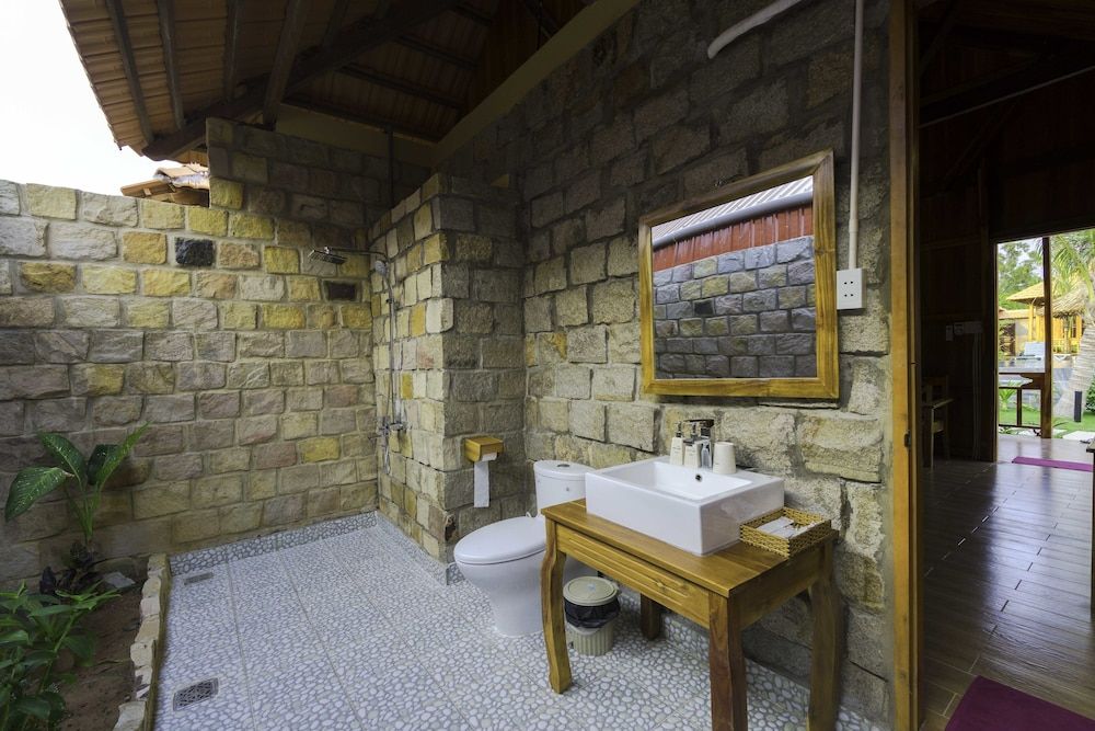 Island Lodge Phu Quoc Deluxe Chalet, Pool View 5