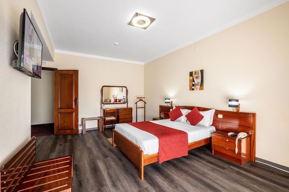 HOTEL COLMEIA MONTE REAL Standard Double Room 4