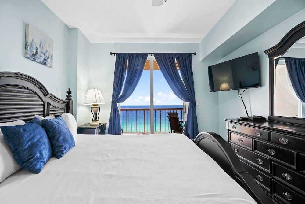 Condo, 3 Bedrooms, Beachfront (2003)