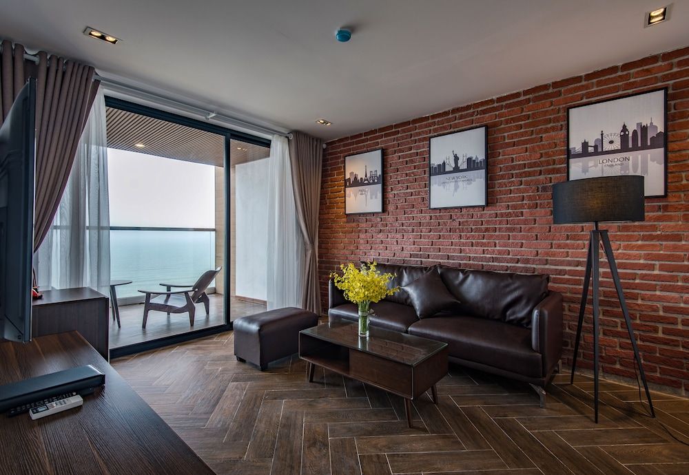 The Marron Hotel Senior Suite 3