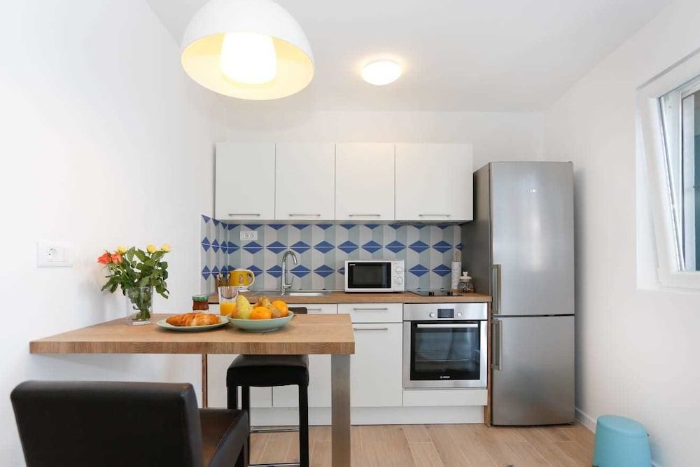 Apartments and Rooms Stone House Studio 4