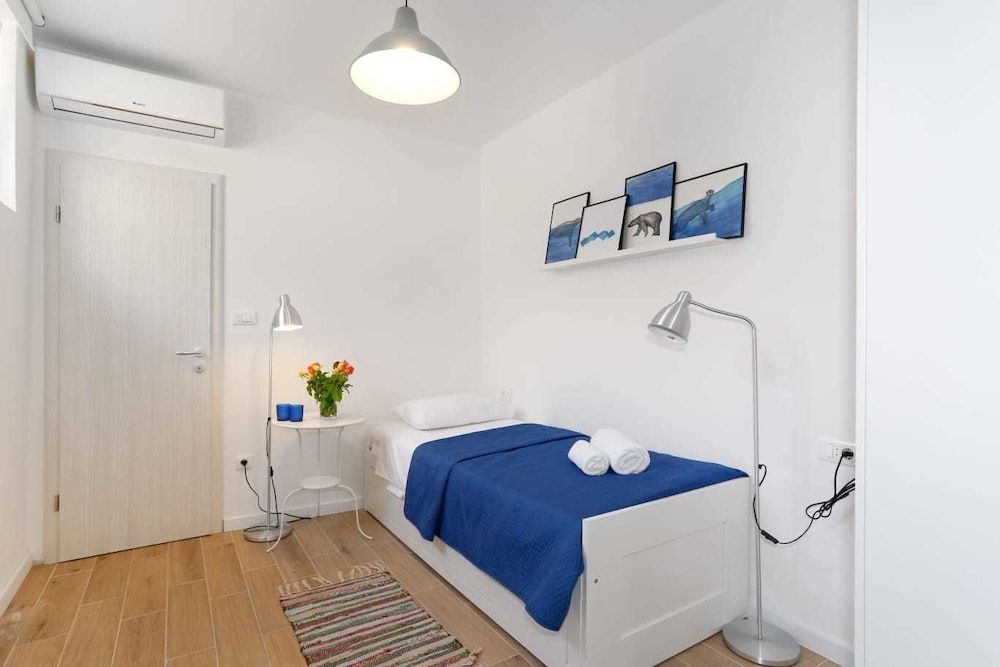 Apartments and Rooms Stone House Blue Room 3