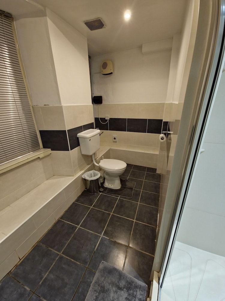 undefined Belford Hostel 7