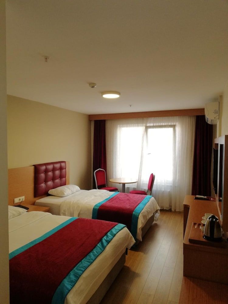 Bursa Sahin Otel Family Triple Room