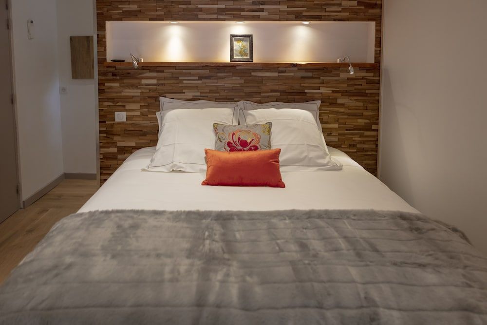 Double Room (Lys de Pomponne)