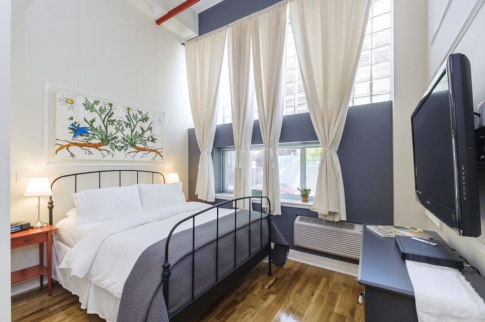 Premium Suite, 1 Queen Bed with Sofa bed