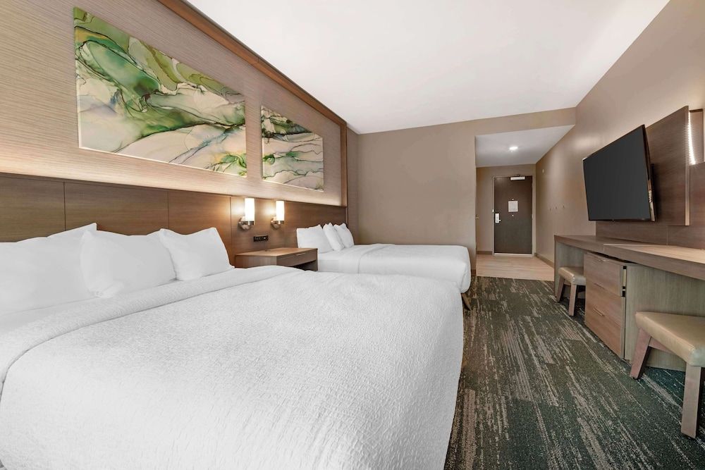 Standard Room, 2 Queen Beds, Accessible, Bathtub
