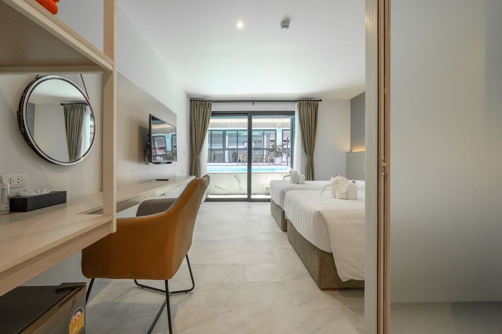 Tour De Phuket Hotel Deluxe Double or Twin Room, Pool Access 8