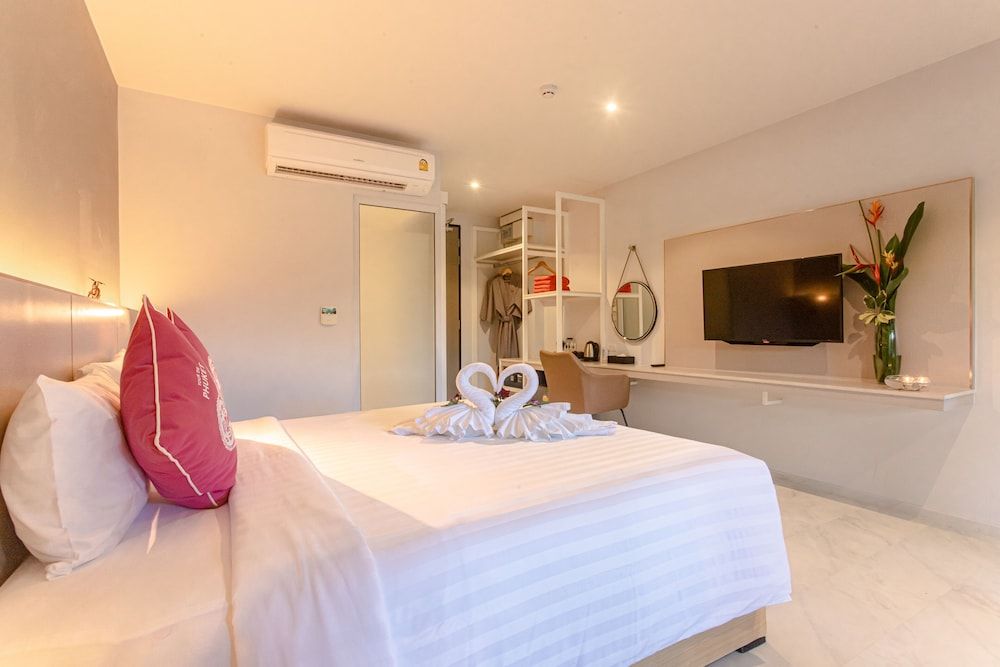 Tour De Phuket Hotel Deluxe Double or Twin Room, Jetted Tub 3