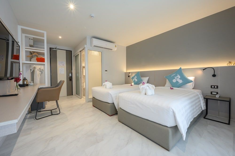 Tour De Phuket Hotel Deluxe Double or Twin Room, Pool Access 5