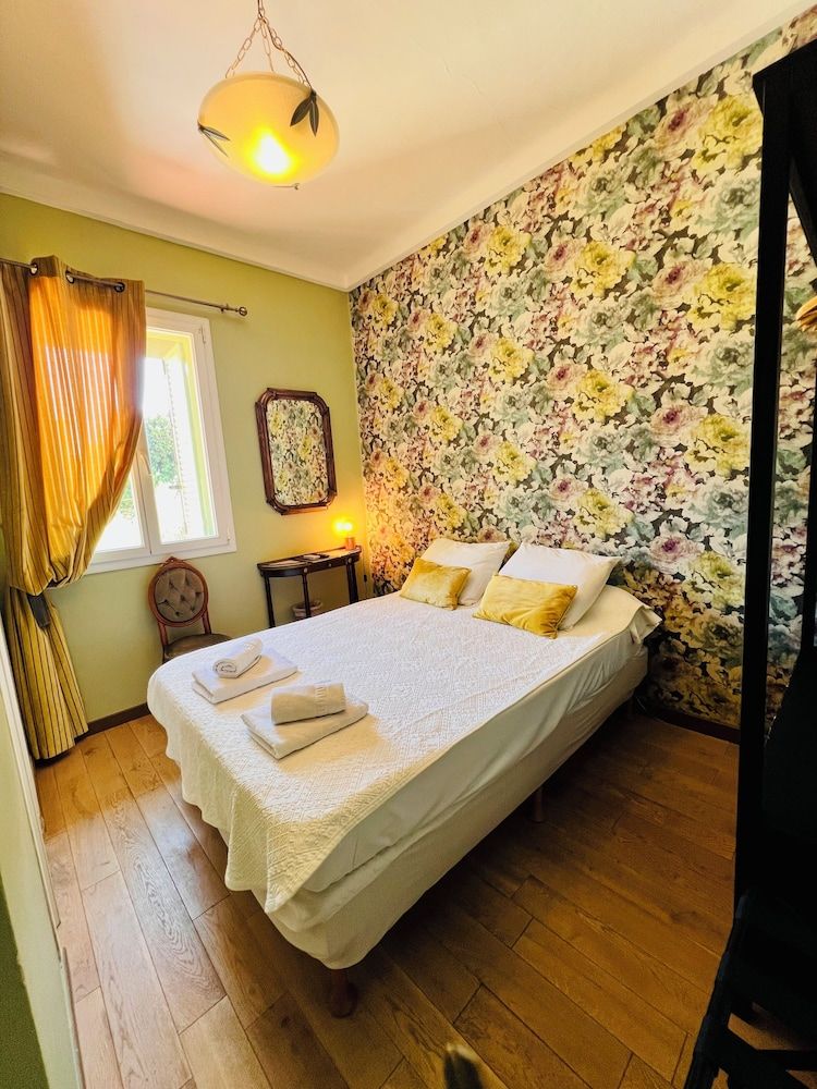 undefined Le Ponteil 4