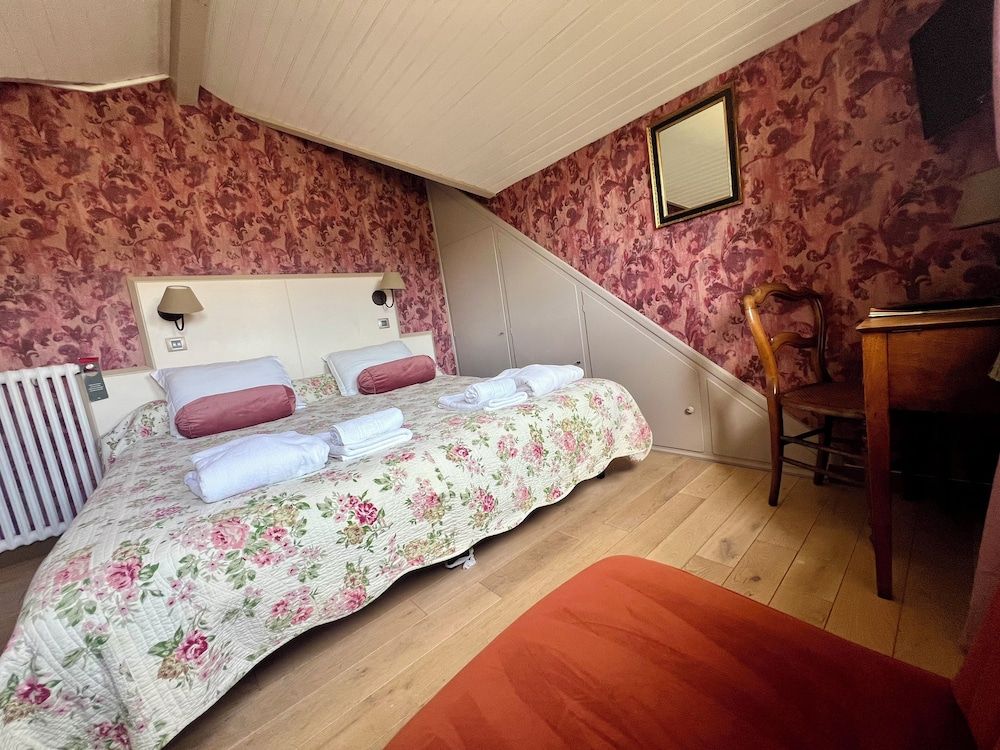 Double room with private outdoor bathroom