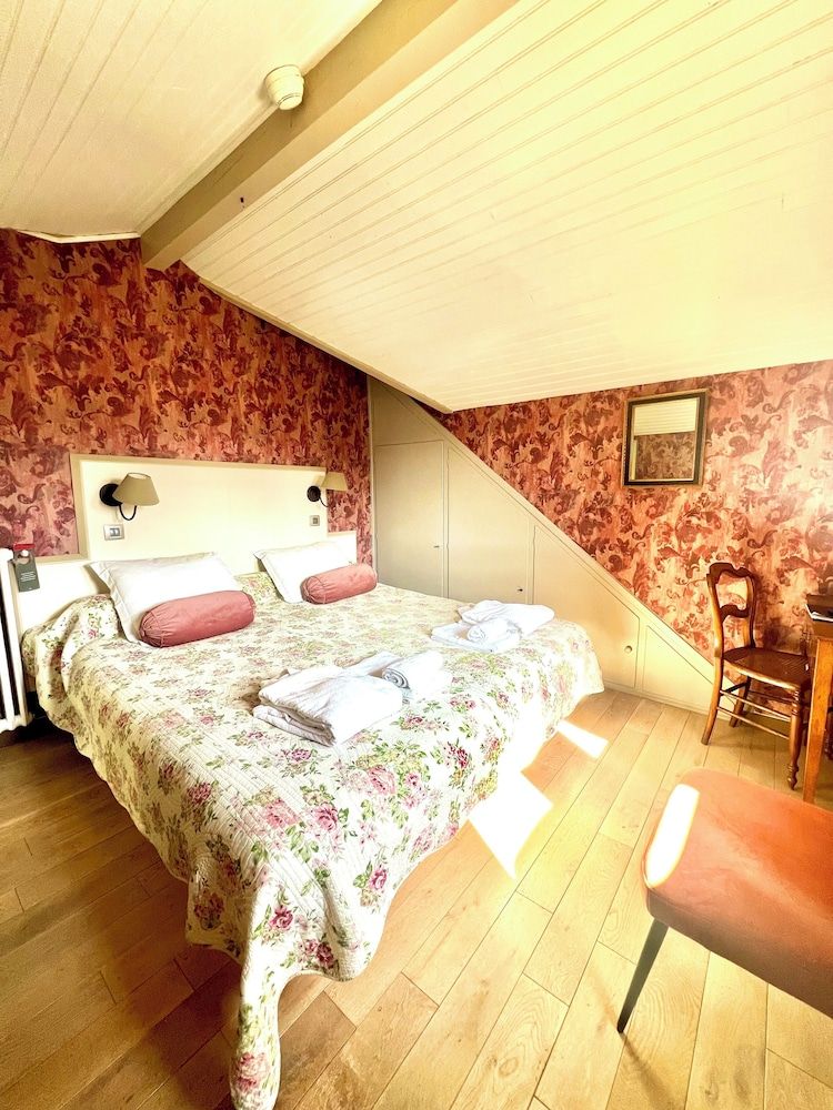 undefined Le Ponteil 2