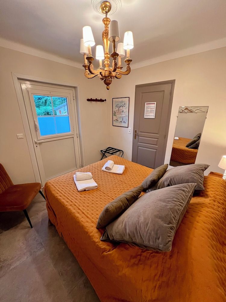 Le Ponteil Small double room Garden view