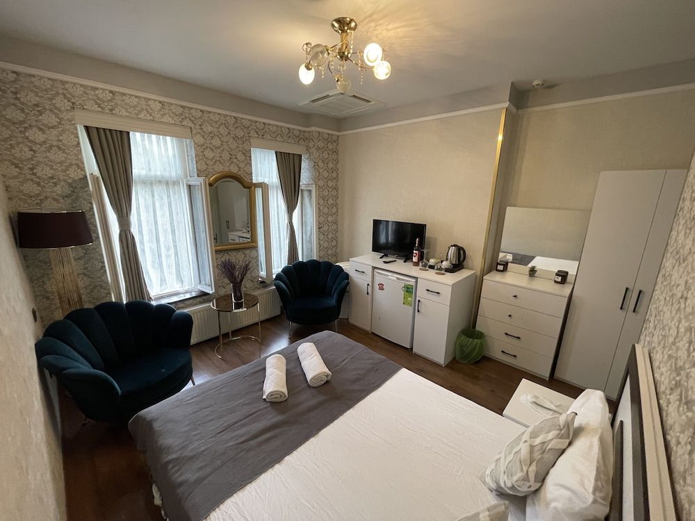 undefined Moda Suit 8