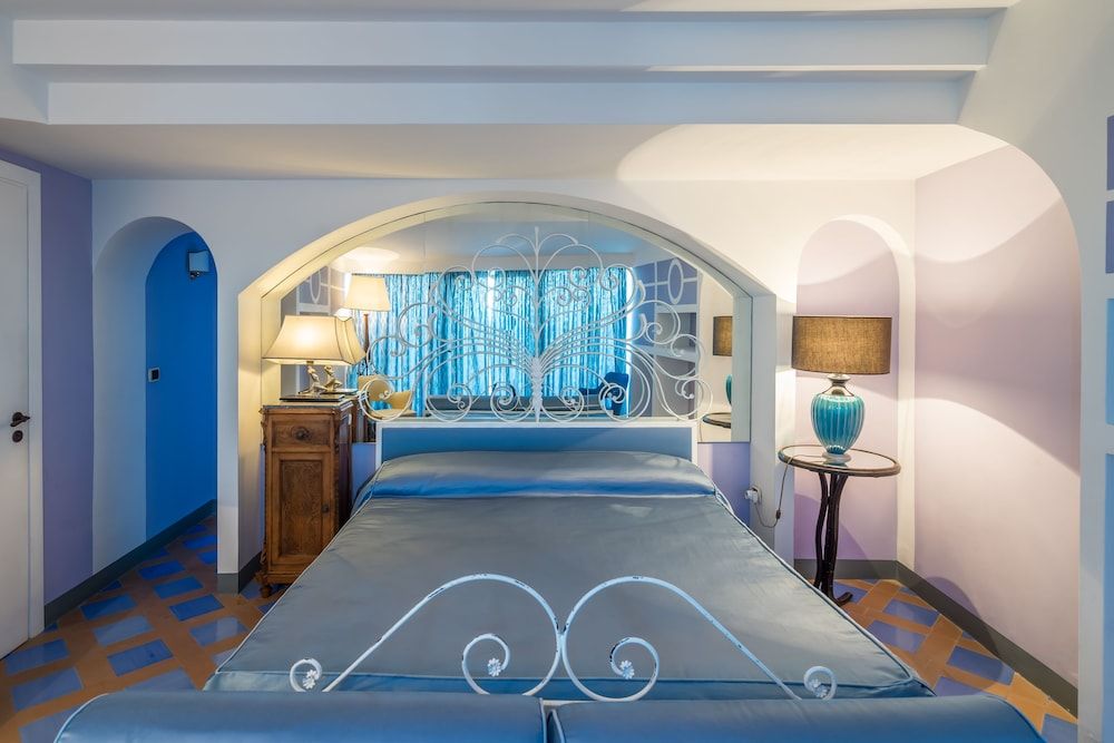 Borgo dei Saraceni - Domus Indomita Superior Double Room, 1 Queen Bed, Terrace, Sea View 8