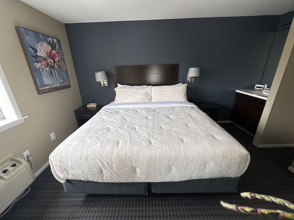 Deluxe Room, 1 King Bed