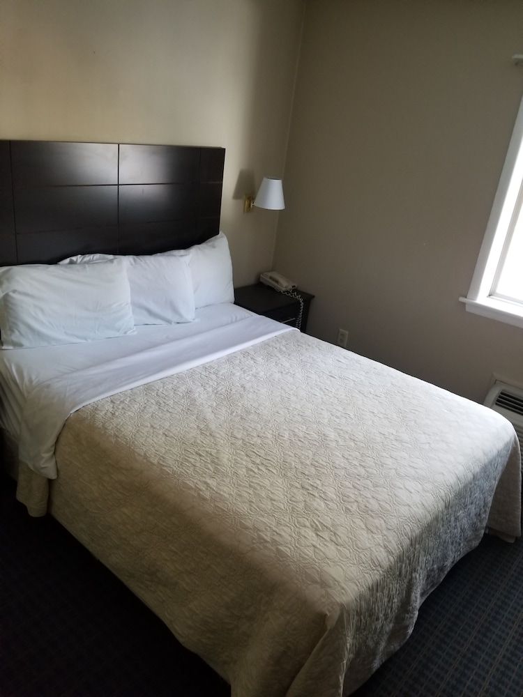 Standard Room, 1 Queen Bed, Non Smoking (Queen Room)