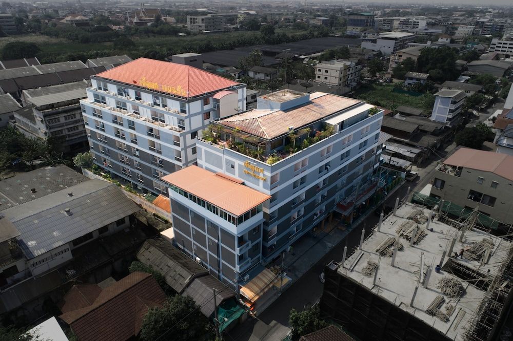 undefined Penyos Service Apartment 6