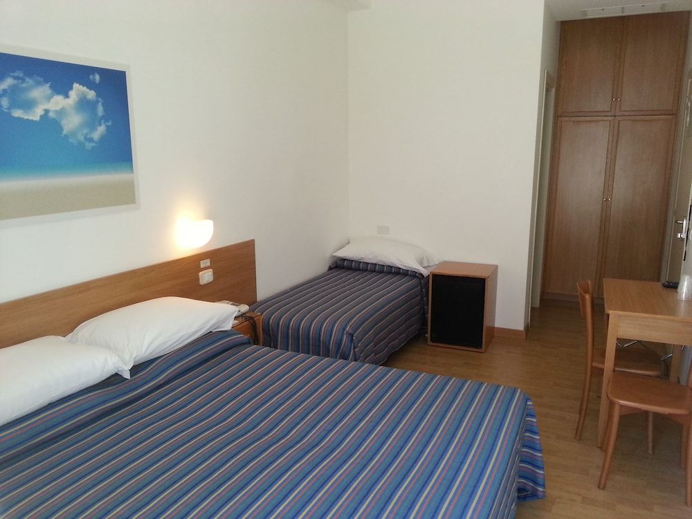 Hotel Mayor Triple Room