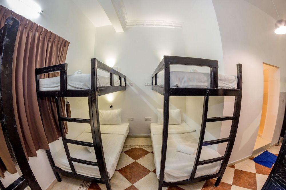 undefined Poolside Villa - Hostel 4