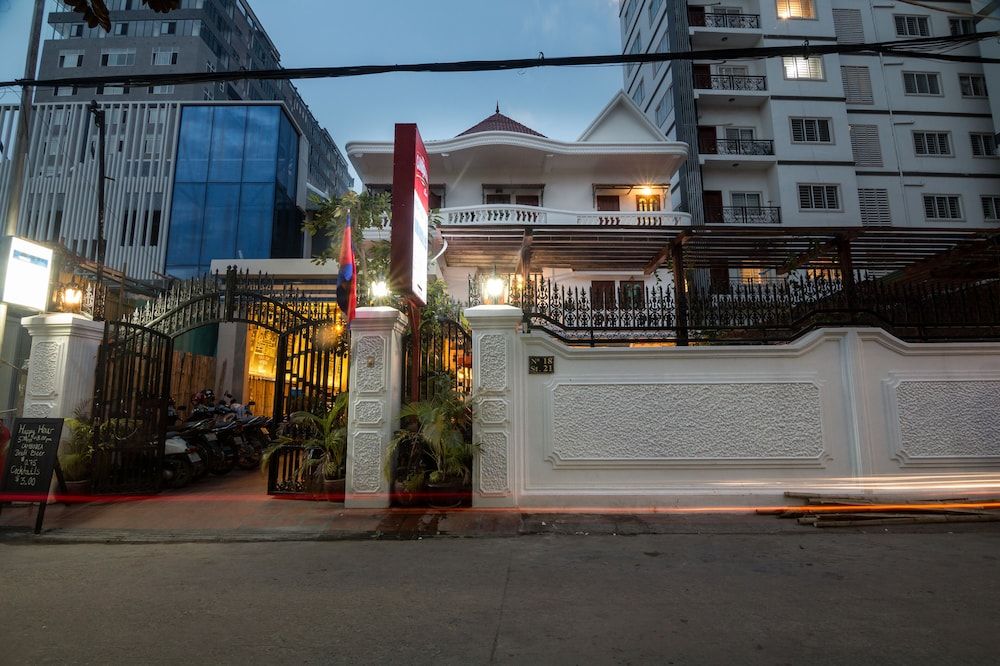 undefined Poolside Villa - Hostel 6