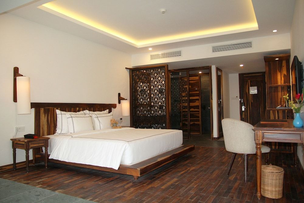 Balcony King Room