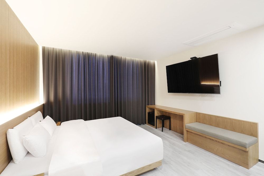 Brown-dot Hotel Paju Heyri Premium Room, 1 King Bed, Non Smoking
