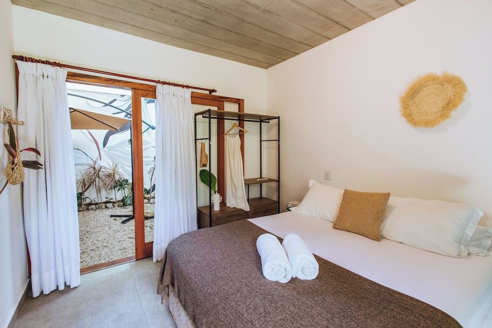 Garden Suite with Bathtub