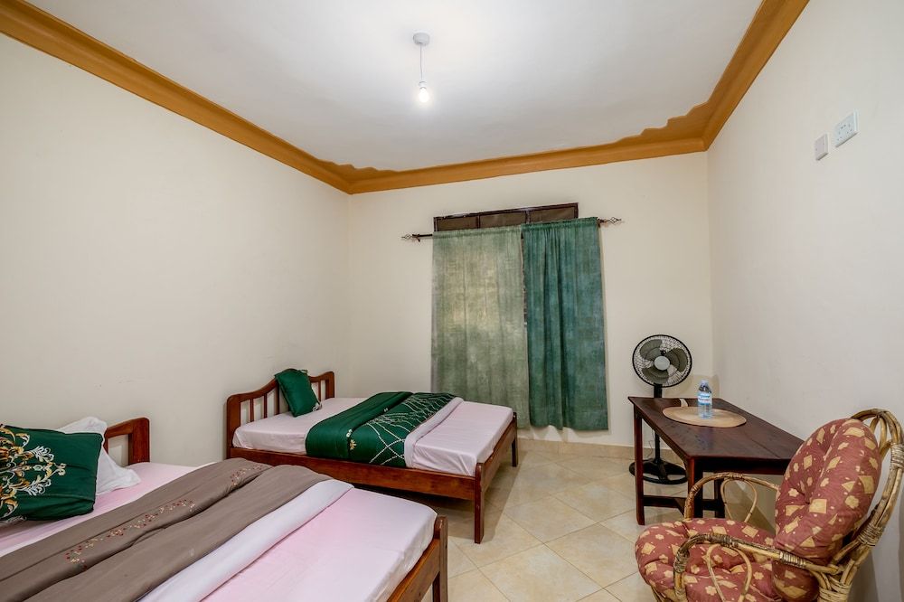 Airport Side Hotel Entebbe Twin Room 6