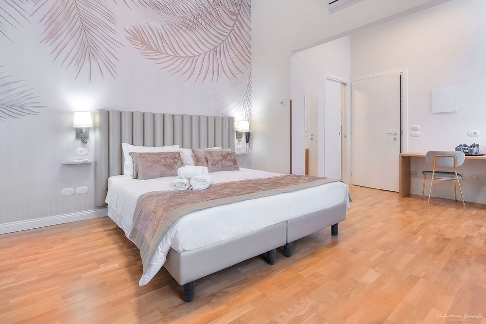 Hotel Cosmos Classic Triple Room 3