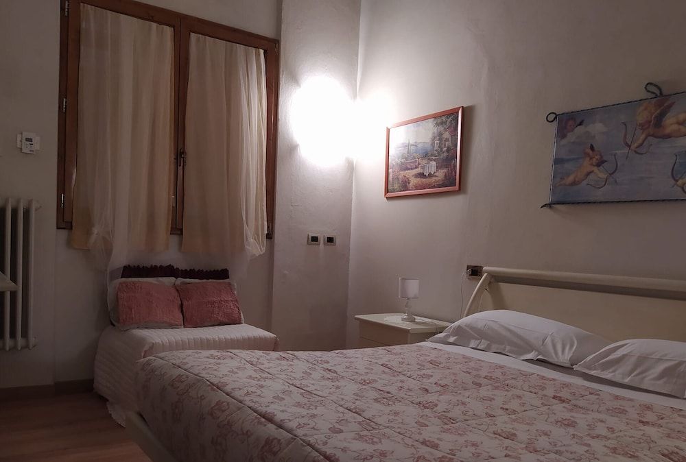 undefined Lady Luna B&B