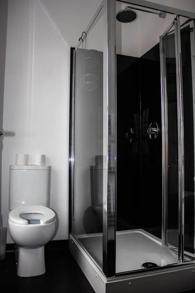 Crofts Hotel Double or Twin Room 12