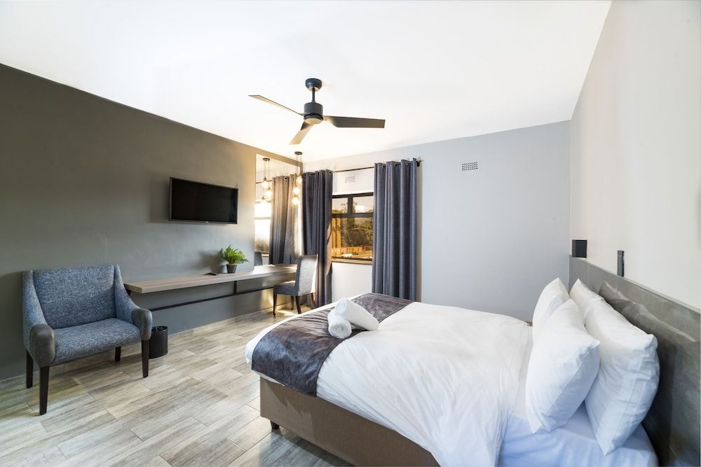 N1 Hotel Rotten Row Harare Standard Double Room 2