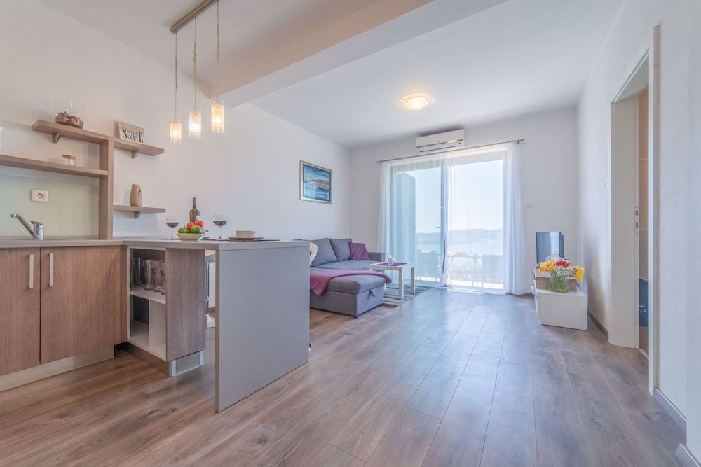 Apartmani D & J Comfort Studio, Sea View, Sea Facing 11