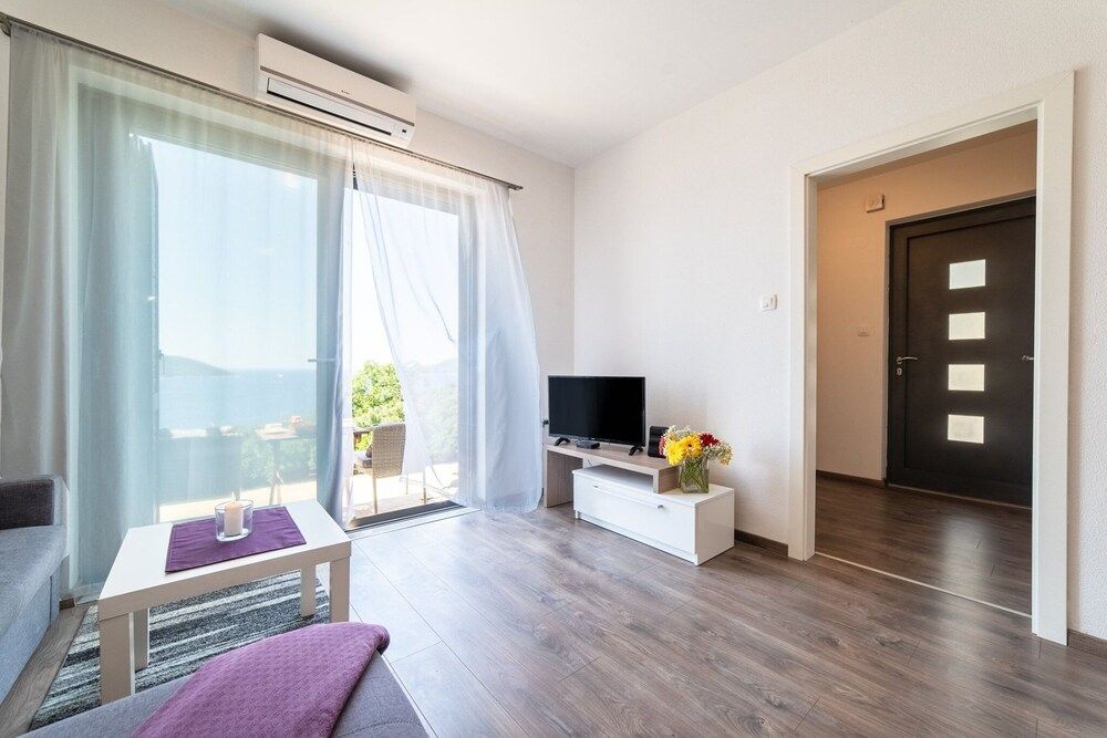 Apartmani D & J Comfort Studio, Sea View, Sea Facing 10