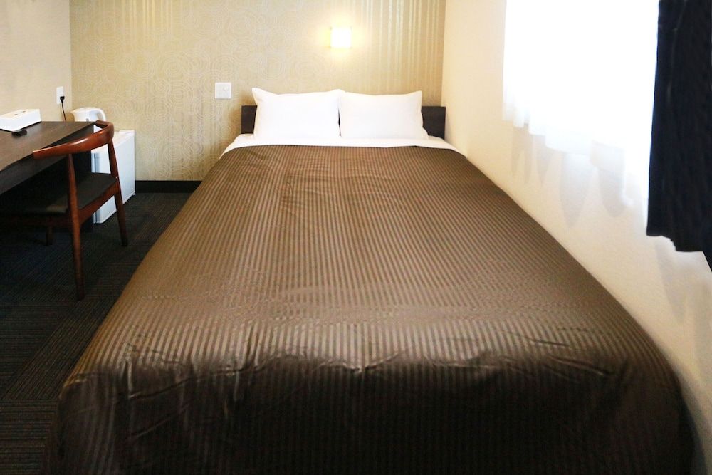 Double Room, Smoking