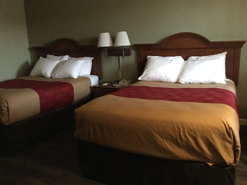 Falls Inn Standard Double Room 6