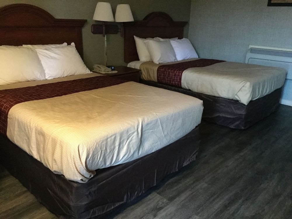 Falls Inn Standard Double Room 3