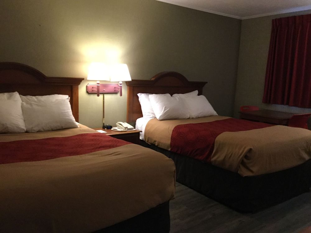 Falls Inn Standard Double Room 8